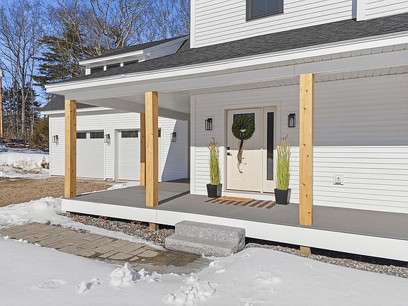 3rd image of 16 Piper Farm Road