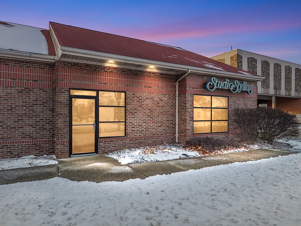 01-23017 9 Mack Dr St Clair Shores - COMMERCIAL SHOOT Twilight_12232025