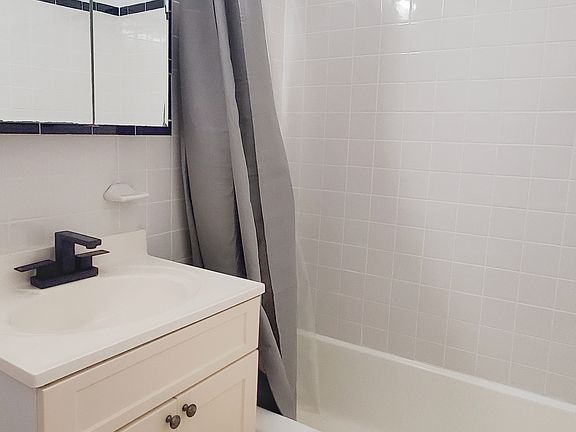 5th image of 401 W 56th St APT 6N