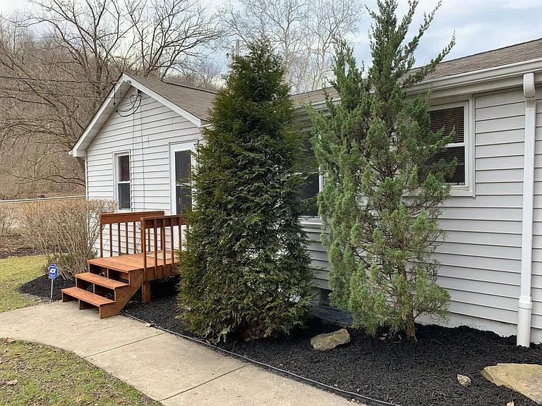 1670 Bennetts Run Rd — Photo 3
