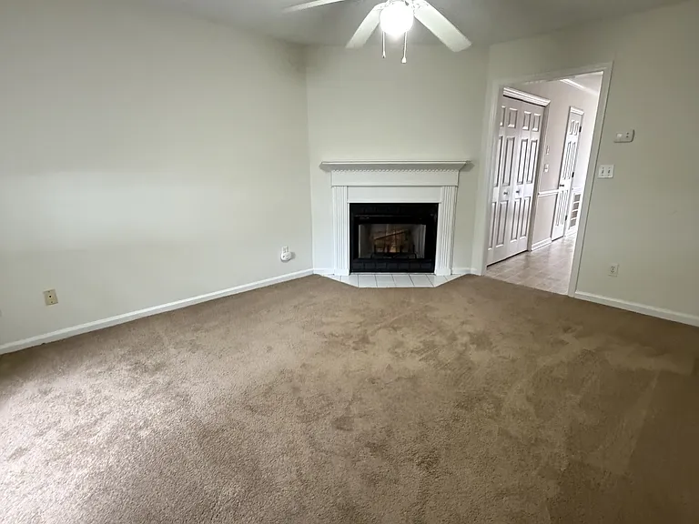 3811 Sterling Pointe Dr #X3 — Photo 2