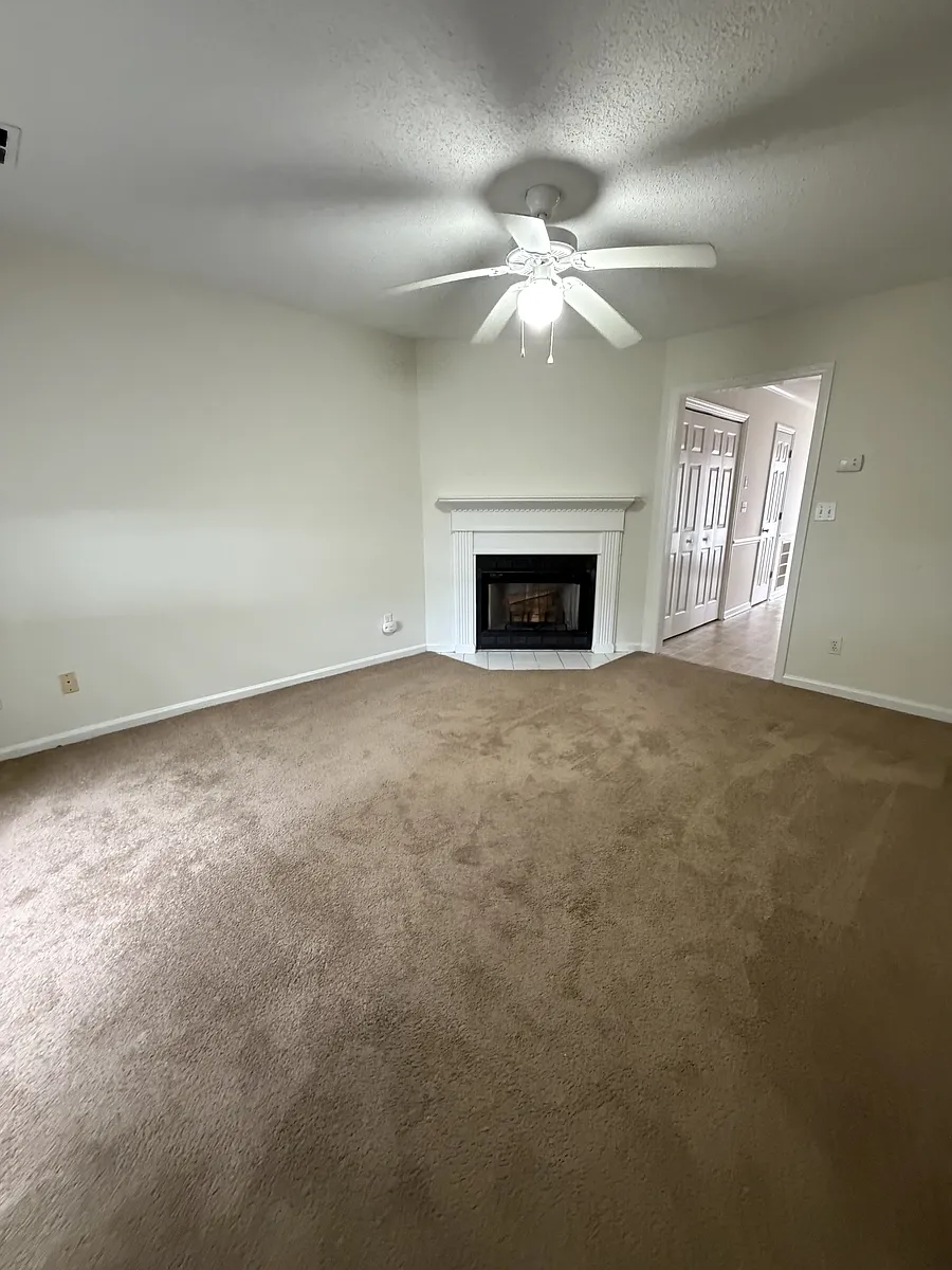 Building Photo - 3811 Sterling Pointe Dr #X3
