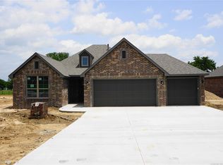 2131 S Osage Ave, Skiatook, OK 74070