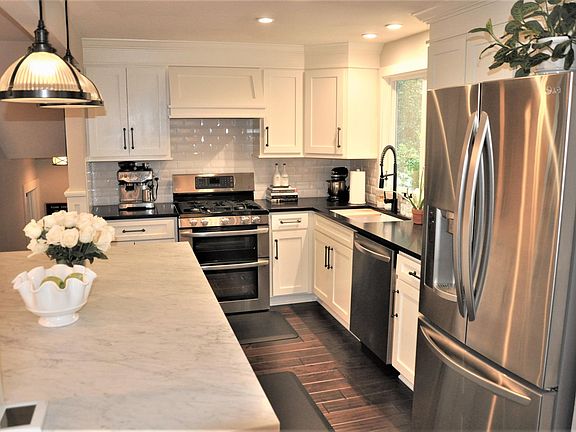 5th image of 10601 NE 138th Pl