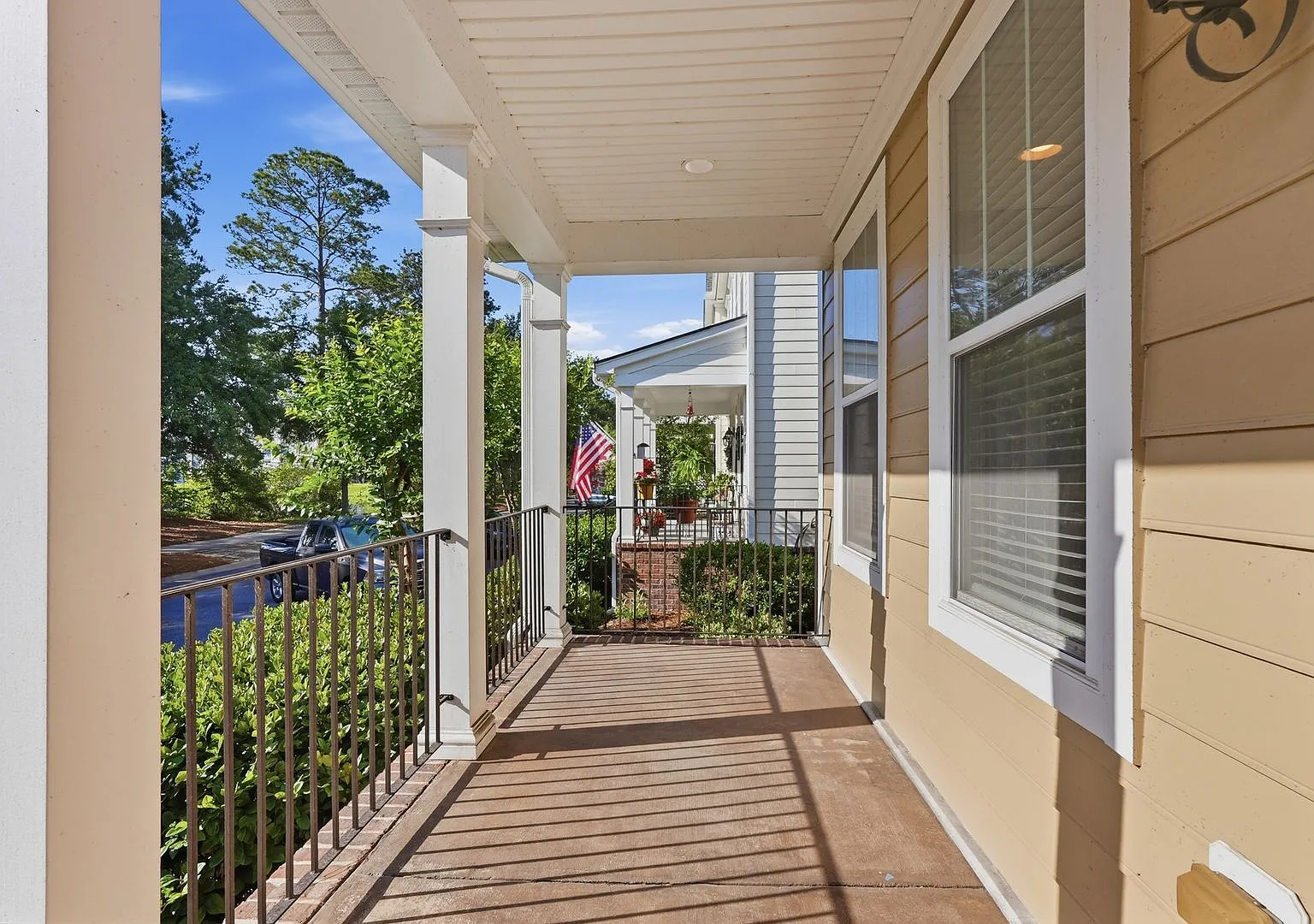 313 Lakeview Drive — Photo 4