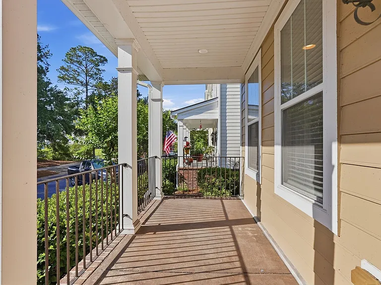 313 Lake View Dr — Photo 4