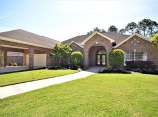 114 Pine Point Ct, League City, TX 77573