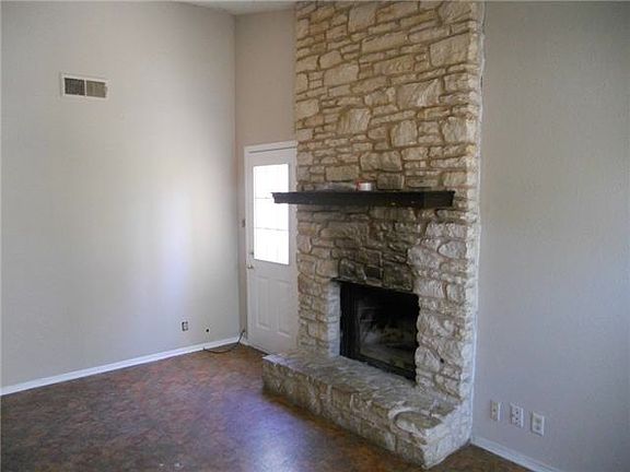 3rd image of 1218 Bonnie Brae St