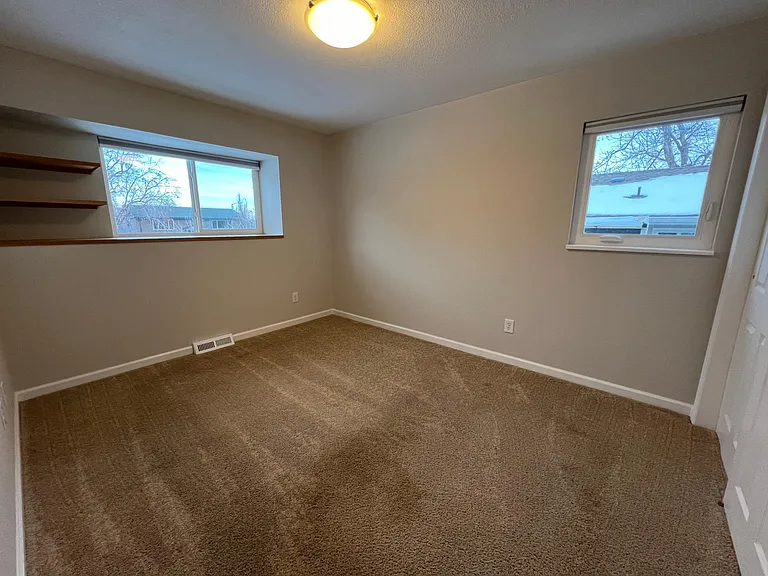 2560 Yarrow Ct — Photo 22