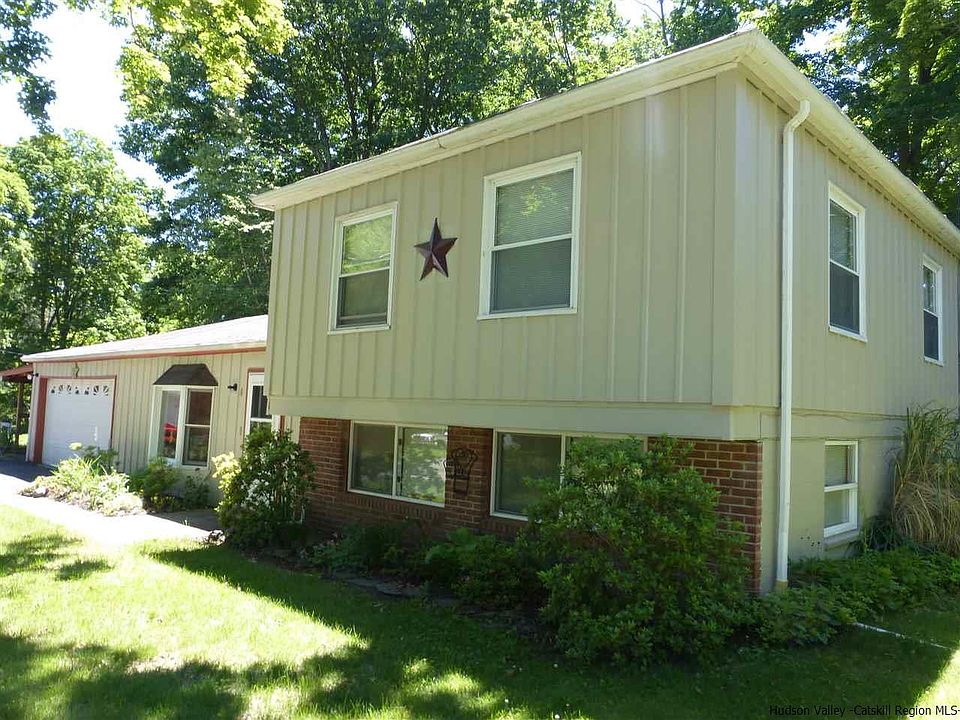 1st image of 4 Bristol Ct