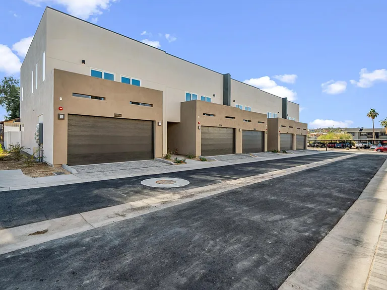 Agave Townhomes — Photo 124