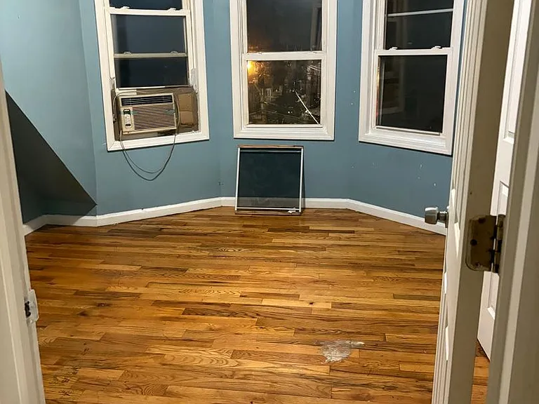 42 Fabyan Pl — Photo 6