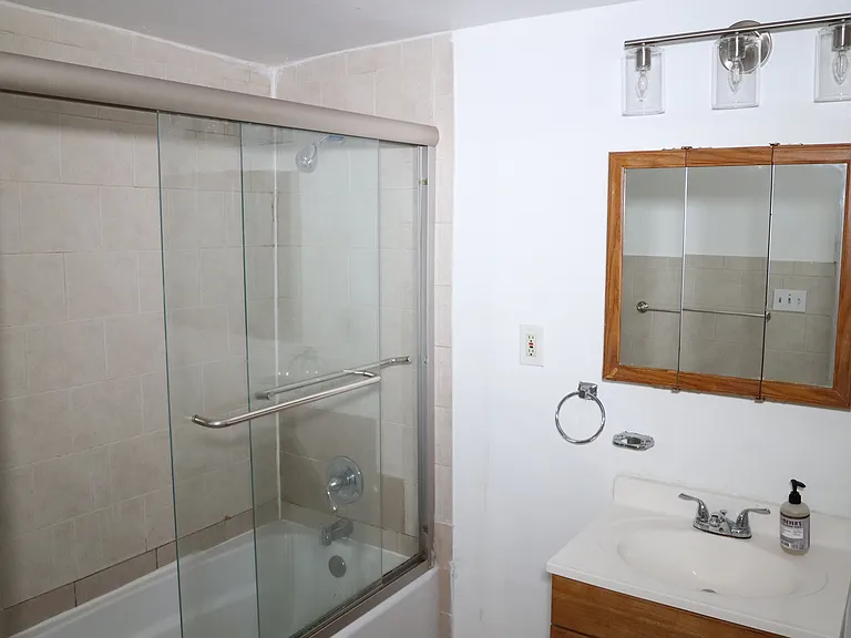 455 Pavonia Ave #2A — Photo 10
