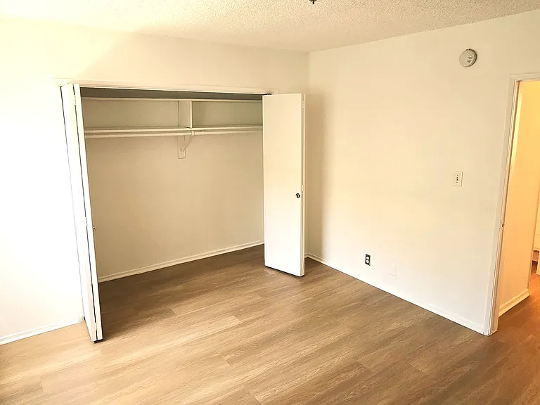 428 N Hayworth Ave #107 — Photo 4