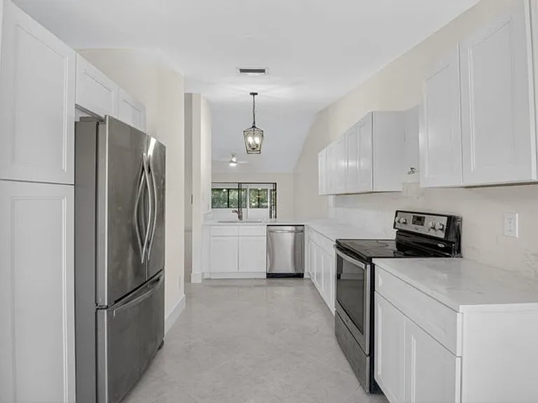 29 Fawlkland Cir — Photo 2