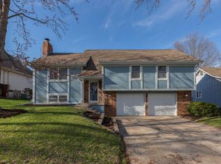 1142 NE Columbus St, Lees Summit, MO 64086