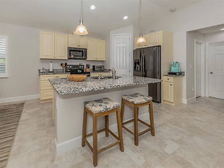 236 Holly Rd — Photo 15