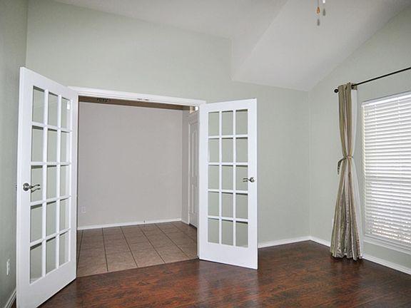 4th image of 9161 Askew St