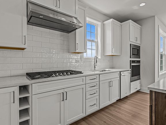 3rd image of 3540 Doral Dr