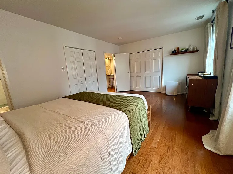 136 N Bread St #422 — Photo 26