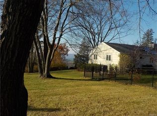 72 Stormytown Rd, Ossining, NY 10562