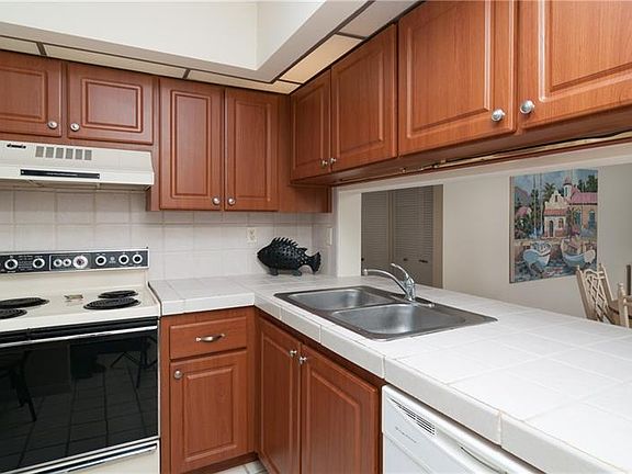 3rd image of 6357 Bahia Del Mar Blvd APT 215