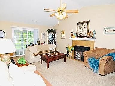 4th image of 6049 Yeaton Glen Dr