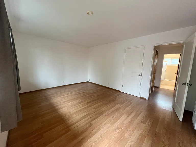 2134 McGee Ave #B — Photo 4