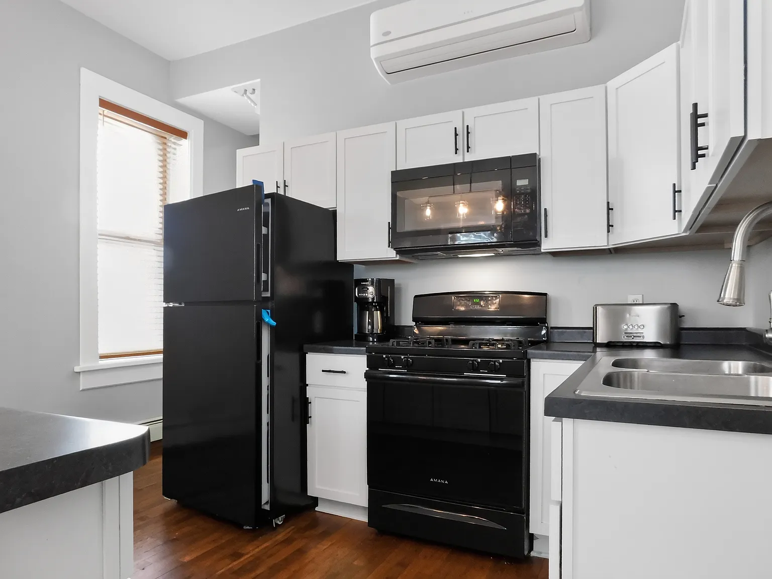 2 bed, 1150 sqft, $1,450 — Photo 4
