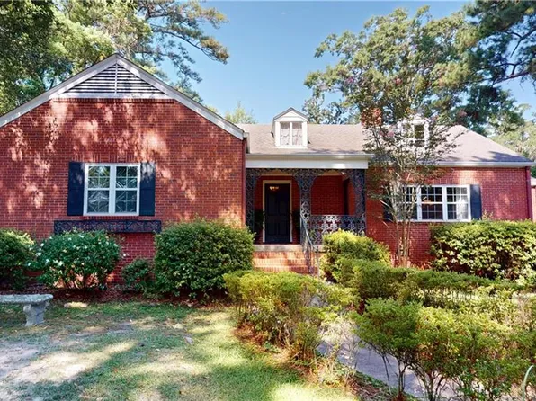 300 Bromley Pl, Mobile, AL 36606