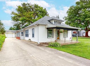 902 N Frost Ave, Avoca, IA 51521