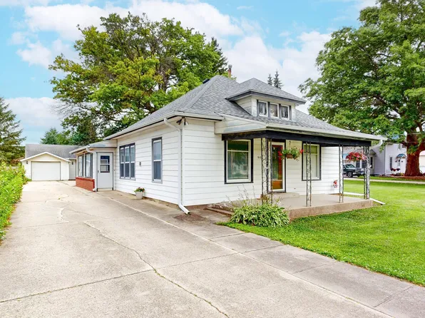 902 N Frost Ave, Avoca, IA 51521