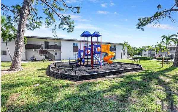 1 bed, 657 sqft, $1,124 — Photo 2