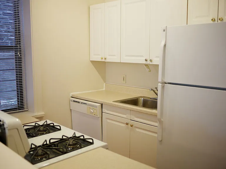 846 S Loomis St — Photo 17
