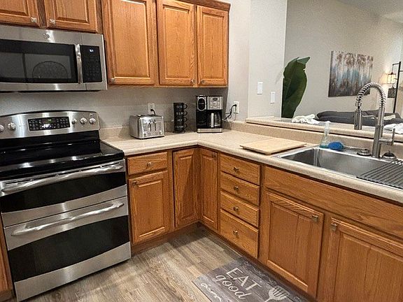5th image of 3712 Thornhill Dr #3712