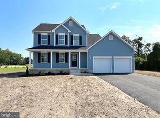 822 Chapel Dr, Vineland, NJ 08361