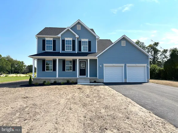 822 Chapel Dr, Vineland, NJ 08361