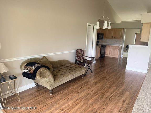 5th image of 1048 Ironsides Ave