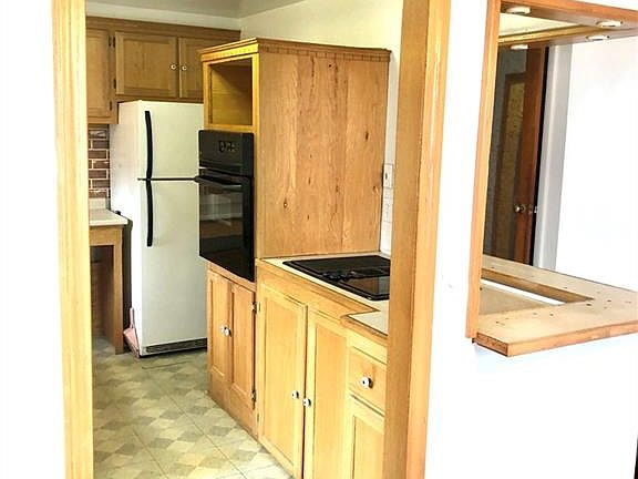2nd image of 78 Marion Ave N