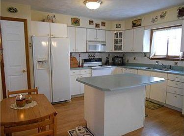 2nd image of 1056 New London Dr