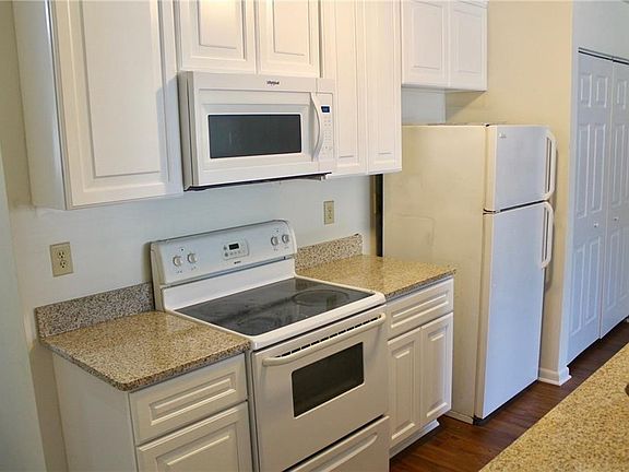 4th image of 729 Lincoln Ave