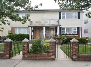 14582 226th St, Rosedale, NY 11413