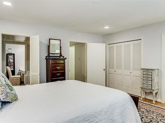 2nd image of 6357 Diamond Head Cir #6357B