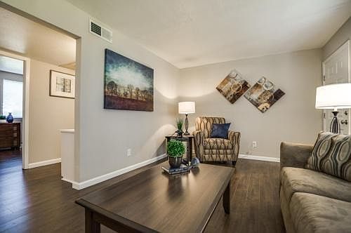 4th image of 5656 Live Oak St #106
