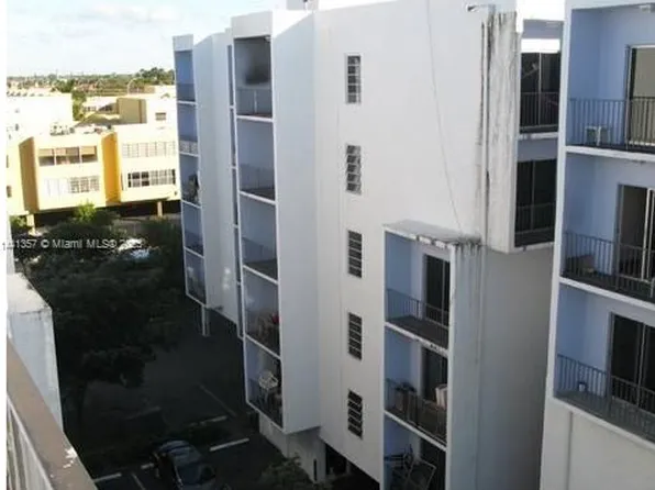 4500 W 16th Ave APT 212, Hialeah, FL 33012