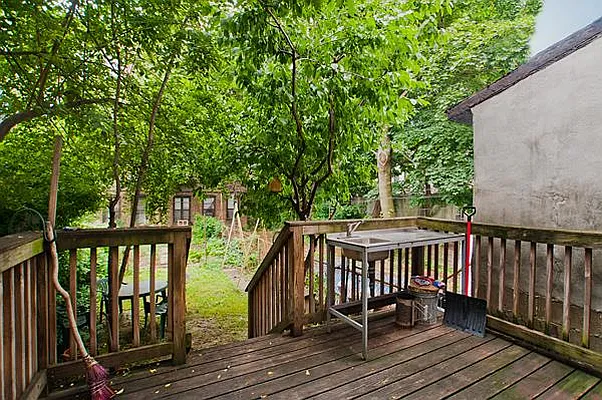 Sold by Living New York | media 4