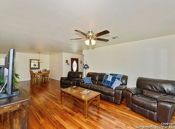 5th image of 13851 Fox Oak St