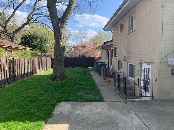 5th image of 2412 Greenfield Dr
