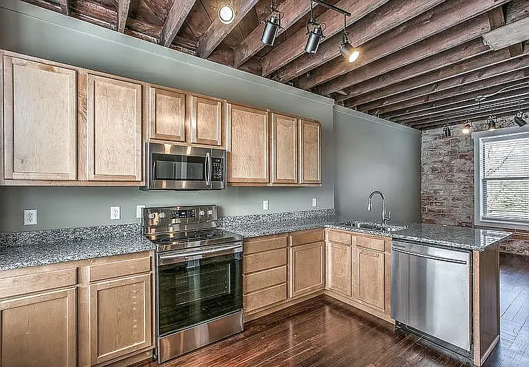 2 bed, 1.5 bath, 1100 sqft, $1,450 — Photo 2