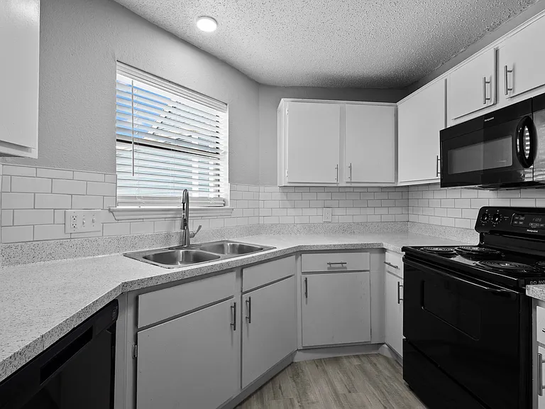 The Azul Apartments — Photo 38